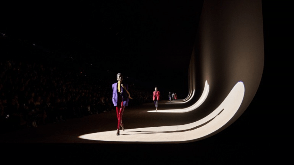 Como começar a estudar&nbsp;moda?