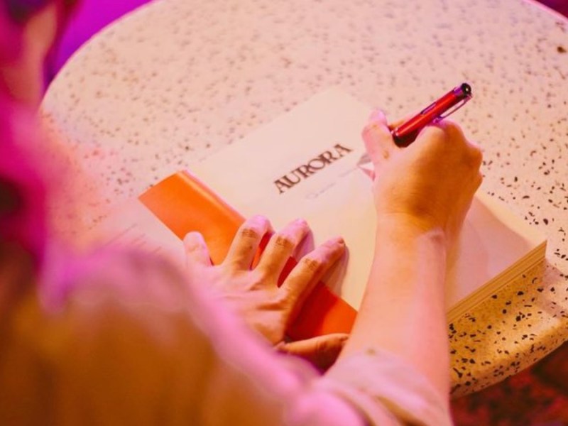 “AURORA: O despertar da mulher exausta” é uma leitura para se identificar e&nbsp;refletir